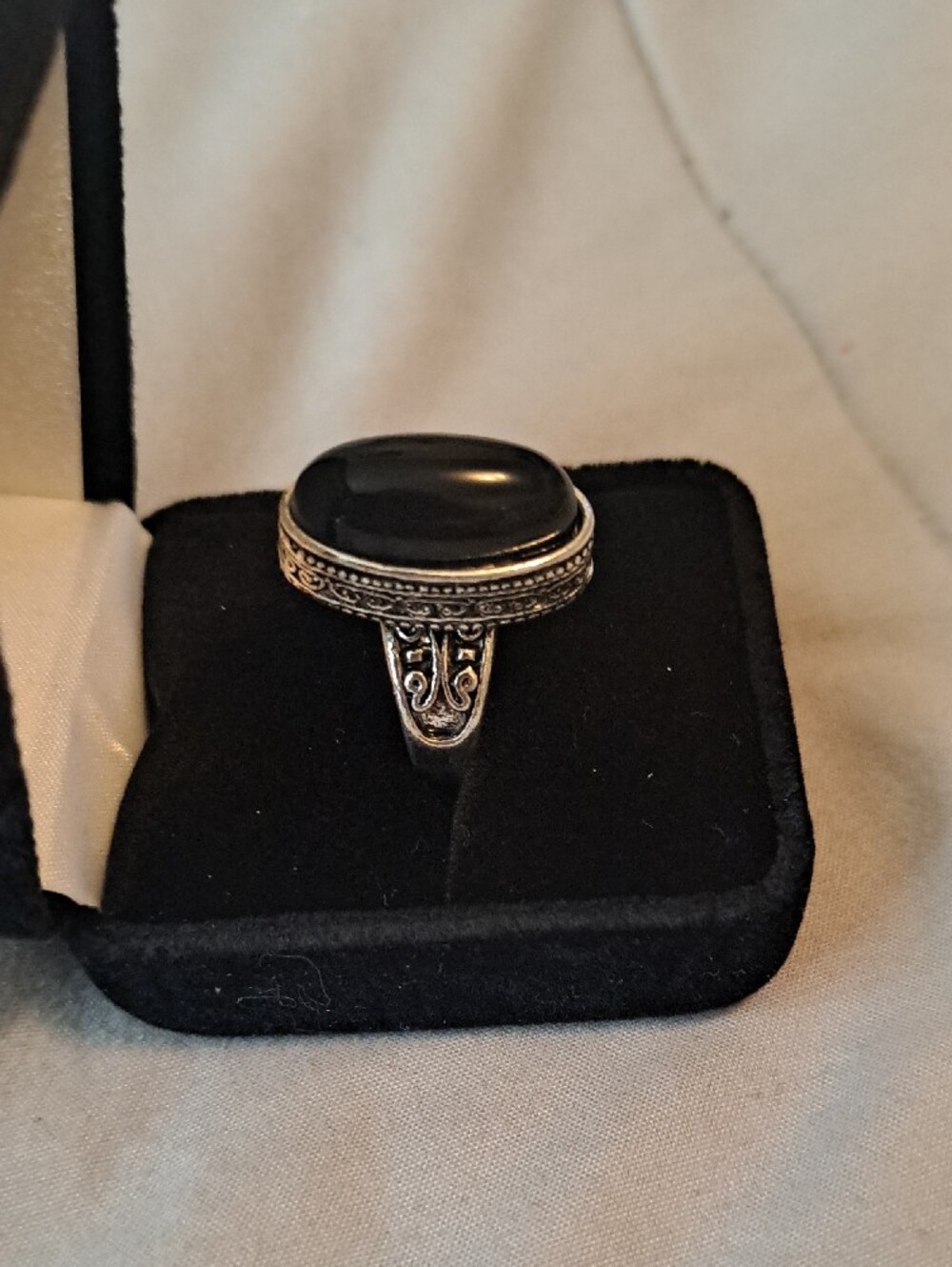 Silver Black Onyx Oval Statement Ring - Picture 2 of 2